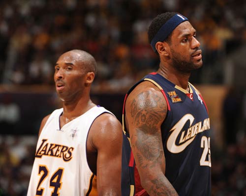 他刚在踢上港的比赛爆发，就被老东家解约离队，球迷建议来中超（刚在对阵上港一战爆发，却被老东家解约离队，球迷呼吁转投中超）