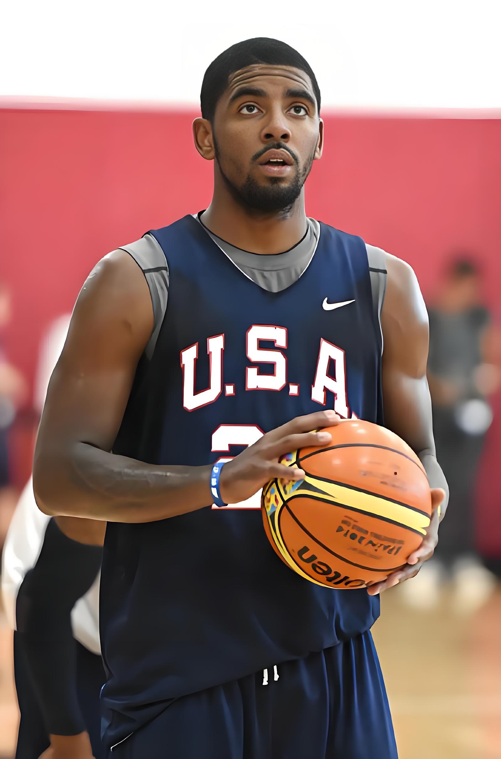 邓卓翔：全队在训练中都非常投入，希望奉献一场精彩的比赛（邓卓翔：全员训练投入，力争奉献精彩一战）