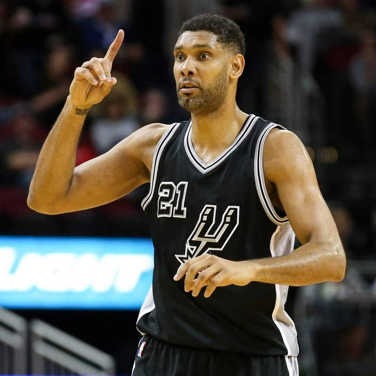 阿斯：C罗肘击可能被认定为暴力行为，将会禁赛至少三场比赛（阿斯：C罗肘击或被定性为暴力行为，至少停赛三场）