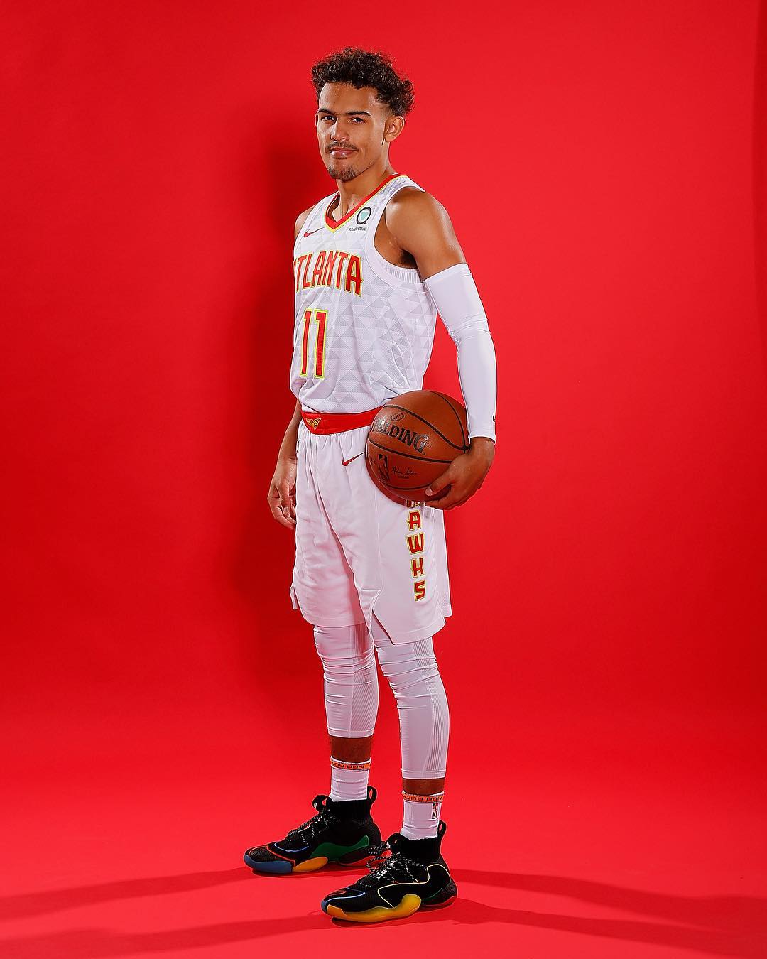 罗马推出黑胶唱片版队歌：限量版售价49.9欧，普通版19.9欧（罗马发布队歌黑胶唱片：限量版49.9欧，标准版19.9欧）