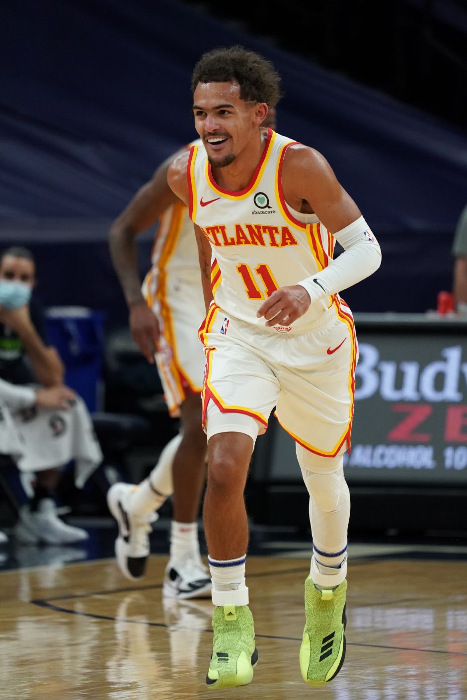 历史第三年轻！申京达成又一里程碑，仅次于詹姆斯&字母哥（史上第3年轻！申京再添里程碑，仅次詹姆斯与字母哥）