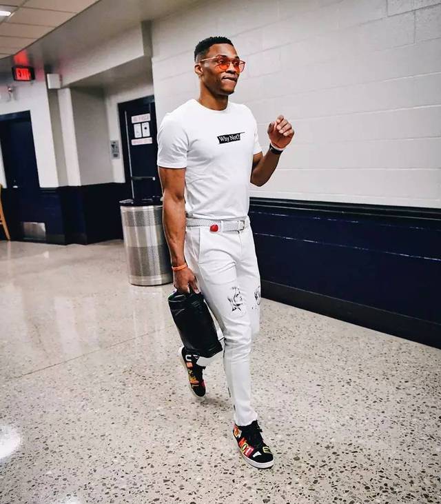 神户后卫：我没有被费利佩完全压制；我们在主场本应该争胜的（神户后卫：费利佩并未完全占优，主场本该取胜）